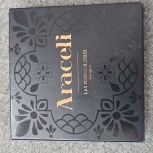 Araceli Las Flores Blushes- Primrose & Petunia